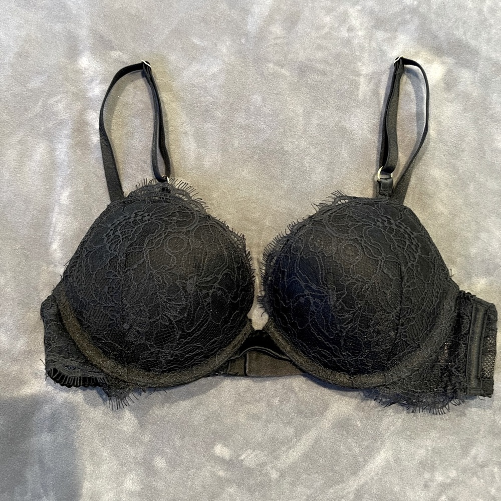 Victoria’s Secret padded push up bra 32B